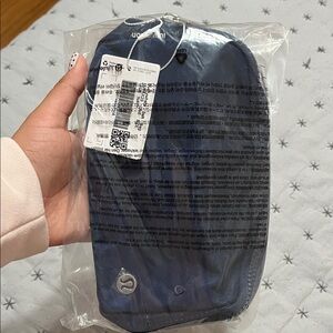Lululemon Everywhere Belt Bag Navy